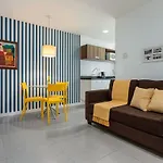 Concept Studio a 200m PRAIA de IPANEMA - Home Office Wi-Fi ilimitado 35mbps, NetFlix, Ar Condicionado, Cozinha Completa